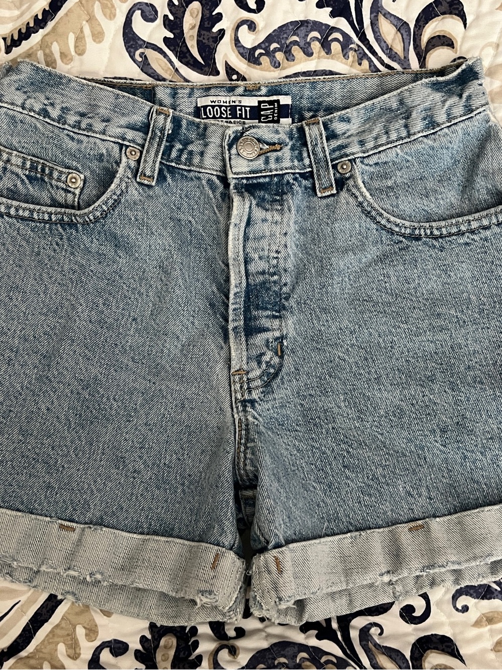 GAP Women's Light Blue Loose Fit Denim Shorts - Vintage 1992-1995 - One Owner